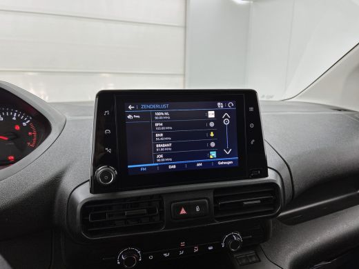 Peugeot Partner 1.2 Benzine 111PK Euro6 Premium / Airco / Navigatie / Cruise-ctr. / Schuifdeur + Raam / Radio mul... ActivLease financial lease