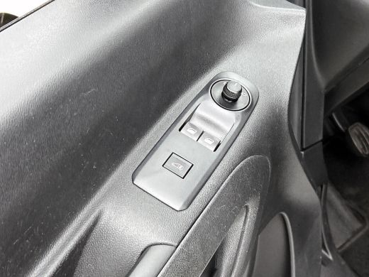 Peugeot Partner 1.2 Benzine 111PK Euro6 Premium / Airco / Navigatie / Cruise-ctr. / Schuifdeur + Raam / Radio mul... ActivLease financial lease
