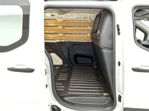 Peugeot Partner 1.2 Benzine 111PK Euro6 Premium / Airco / Navigatie / Cruise-ctr. / Schuifdeur + Raam / Radio mul... ActivLease financial lease