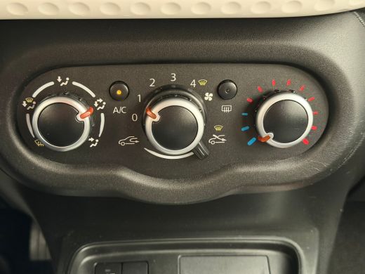 Renault Twingo 1.0 SCe Collection Cruise | Airco | Bluetooth | Cruise control | DAB ontvanger | Elektrische rame... ActivLease financial lease