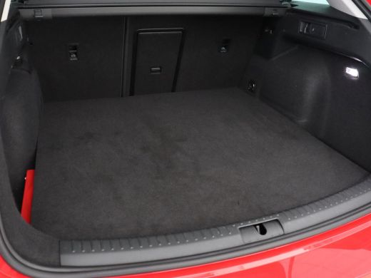 Seat Leon 1.4 TSI eHybrid PHEV FR | SOH 97,5% | Stoelverwarming | Adaptive cruise | Sfeerverlichting | Navi... ActivLease financial lease