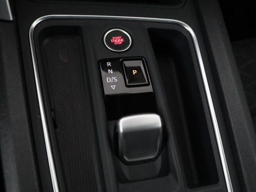 Seat Leon 1.4 TSI eHybrid PHEV FR | SOH 97,5% | Stoelverwarming | Adaptive cruise | Sfeerverlichting | Navi... ActivLease financial lease