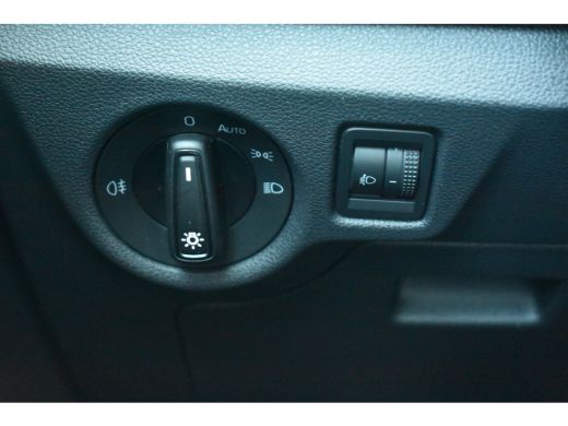 Skoda Kamiq 1.0 TSI Ambition 110pk DSG | APP. CONNECT | CRUISE CONTROL | FULL LED | AIRCO | DAB+ ActivLease financial lease