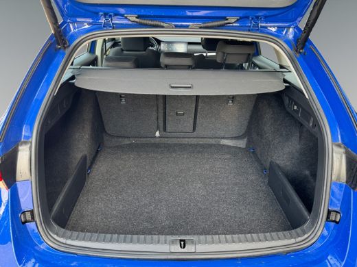 Skoda Octavia Combi 1.0 110pk e-TSI Business Edition Trekhaak uitklapbaar | Dodehoeksensoren | Parkeersensoren ... ActivLease financial lease