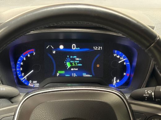 Toyota Corolla 1.8 Hybrid Sport Automaat (NAVIGATIE, LEDER, VIRTUAL COCKPIT, CAMERA, SPORTSTOELEN, GETINT GLAS, ... ActivLease financial lease