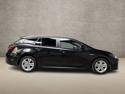 Toyota Corolla 1.8 Hybrid Sport Automaat (NAVIGATIE, LEDER, VIRTUAL COCKPIT, CAMERA, SPORTSTOELEN, GETINT GLAS, ... ActivLease financial lease