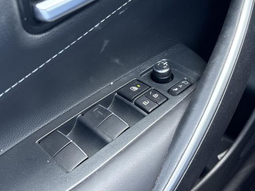 Toyota Corolla Touring Sports Hybrid 140 Dynamic Ultimate **DODEHOEK DETECTIE/ STUURWIELVERWARMING/ ELEKTRONISCHE ACHTERKLEP** ActivLease financial lease