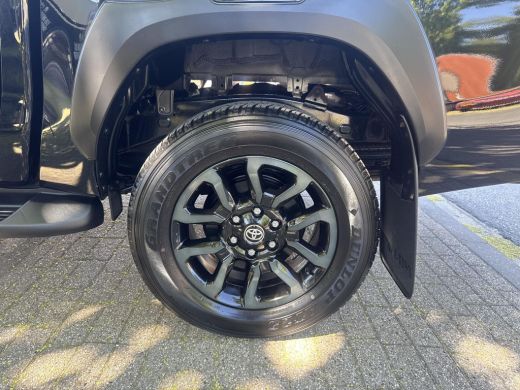 Toyota Hilux 2.4 D-4D Double Cab Professional | 06-10141018 Voor meer informatie ActivLease financial lease