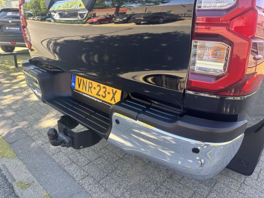 Toyota Hilux 2.4 D-4D Double Cab Professional | 06-10141018 Voor meer informatie ActivLease financial lease