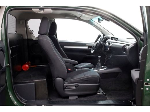 Toyota Hilux 2.4 D-4D-F 150pk E6 4x4 4WD Xtra Cab Professional Trekhaak 3500kg 11-2017 ActivLease financial lease