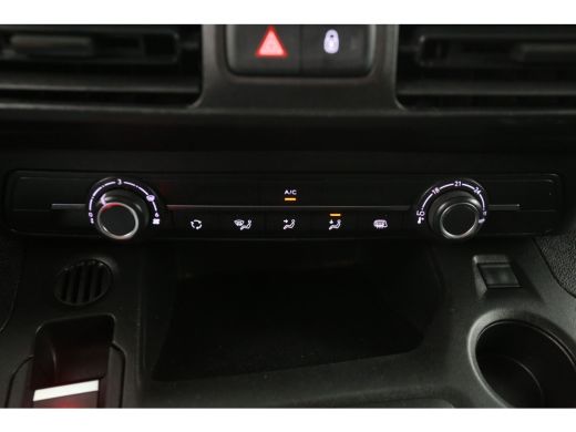 Toyota ProAce 50 kWh 136PK | Snelladen | SOH 94% | Airco | Cruise | Carplay | Navi | Parkeersens. ActivLease financial lease