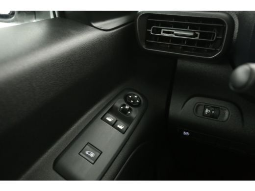 Toyota ProAce 50 kWh 136PK | Snelladen | SOH 94% | Airco | Cruise | Carplay | Navi | Parkeersens. ActivLease financial lease