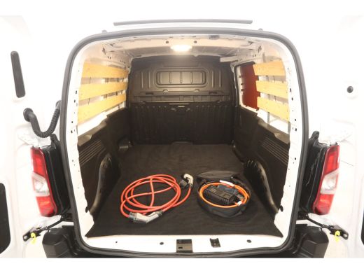 Toyota ProAce 50 kWh 136PK | Snelladen | SOH 94% | Airco | Cruise | Carplay | Navi | Parkeersens. ActivLease financial lease