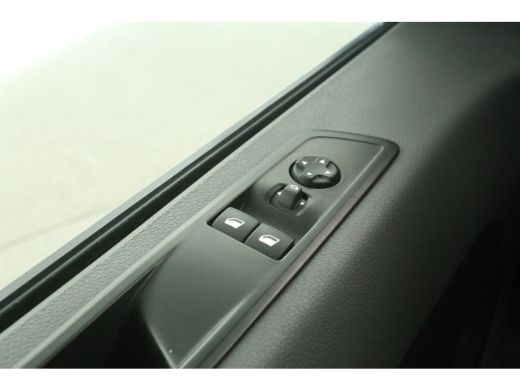 Toyota ProAce 75 kWh L2H1 | Snelladen | SOH 93% | Airco | Cruise | 3 Zits | Carplay | Navi ActivLease financial lease