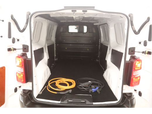 Toyota ProAce 75 kWh L2H1 | Snelladen | SOH 93% | Airco | Cruise | 3 Zits | Carplay | Navi ActivLease financial lease