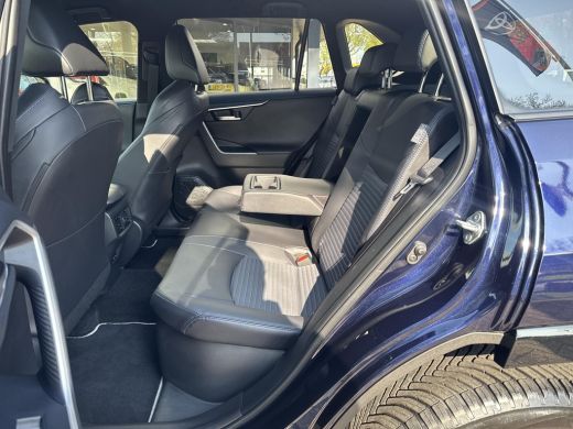 Toyota RAV4 2.5 Hybrid Style | 06-10141018 Voor meer informatie ActivLease financial lease