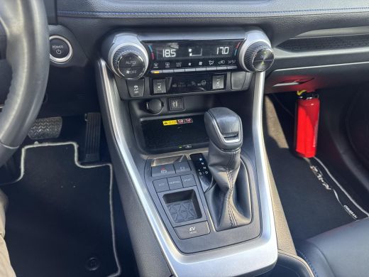 Toyota RAV4 2.5 Hybrid Style | 06-10141018 Voor meer informatie ActivLease financial lease