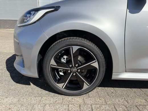 Toyota Yaris 1.5 Hybrid 130 Executive ActivLease financial lease
