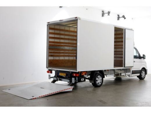 Volkswagen Crafter 35 2.0 TDI 177pk E6 Bakwagen met bovensluiter laadklep L445cm/Trekhaak 3000kg 05-2019 ActivLease financial lease