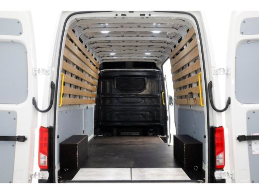 Volkswagen Crafter 35 2.0 TDI 177pk L4H3 RWD (L3H2) Maxi Navi/Camera Laadklep 500kg 10-2020 ActivLease financial lease