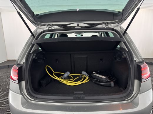 Volkswagen e-Golf E-DITION (INCL-BTW) *HEATPUMP | LEATHER | ADAPTIVE-CRUISE | FULL-LED | DYNAUDIO | DIGI-COCKPIT | ... ActivLease financial lease