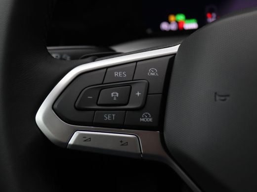 Volkswagen Golf 1.5 eHybrid Life Edition 204PK DSG Trekhaak, Memorystoel, Ergo Active Stoelen, 17" LM Velgen, Key... ActivLease financial lease