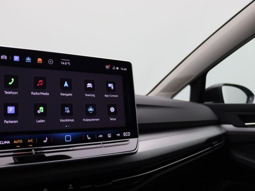 Volkswagen Golf 1.5 eHybrid Life Edition 204PK DSG Trekhaak, Memorystoel, Ergo Active Stoelen, 17" LM Velgen, Key... ActivLease financial lease