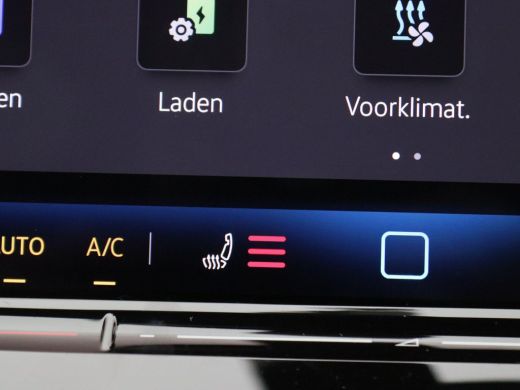 Volkswagen Golf 1.5 eHybrid Life Edition 204PK DSG Trekhaak, Memorystoel, Ergo Active Stoelen, 17" LM Velgen, Key... ActivLease financial lease