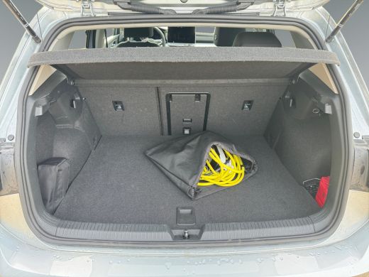 Volkswagen Golf 1.5 204pk eHybrid Life Edition Achteruitrijcamera | Parkeersensoren voor en achter | Stoelverwarming ActivLease financial lease