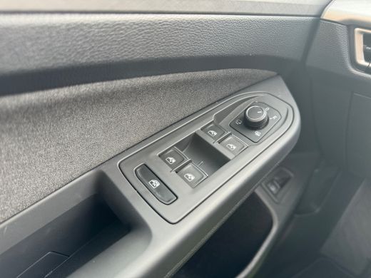 Volkswagen Golf 1.5 204pk eHybrid Life Edition Achteruitrijcamera | Parkeersensoren voor en achter | Stoelverwarming ActivLease financial lease