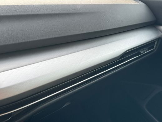 Volkswagen Golf 1.5 204pk eHybrid Life Edition Achteruitrijcamera | Parkeersensoren voor en achter | Stoelverwarming ActivLease financial lease