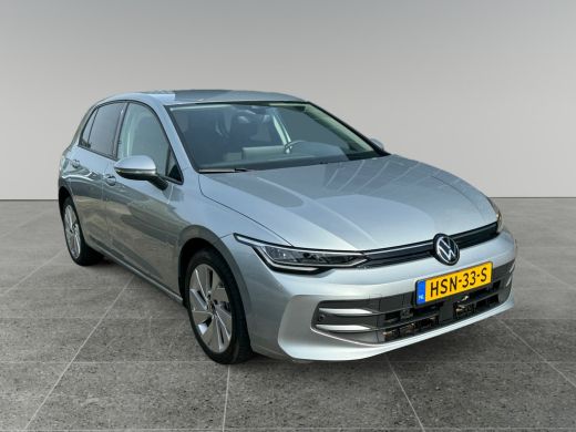 Volkswagen Golf 1.5 204pk eHybrid Life Edition Achteruitrijcamera | Parkeersensoren voor en achter | Stoelverwarming ActivLease financial lease