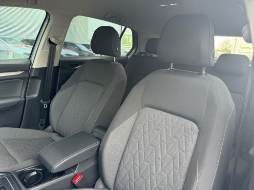 Volkswagen Golf 1.5 204pk eHybrid Life Edition Achteruitrijcamera | Parkeersensoren voor en achter | Stoelverwarming ActivLease financial lease