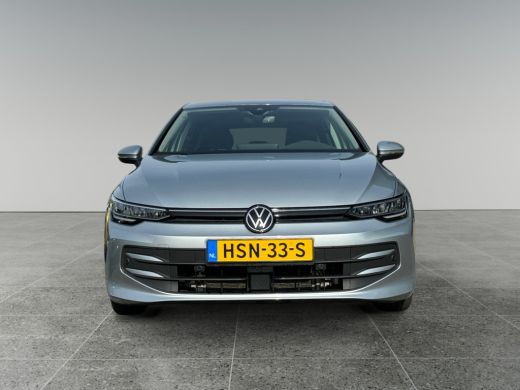 Volkswagen Golf 1.5 204pk eHybrid Life Edition Achteruitrijcamera | Parkeersensoren voor en achter | Stoelverwarming ActivLease financial lease