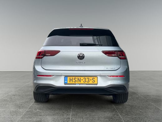 Volkswagen Golf 1.5 204pk eHybrid Life Edition Achteruitrijcamera | Parkeersensoren voor en achter | Stoelverwarming ActivLease financial lease