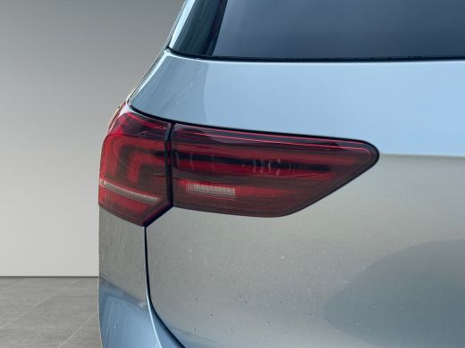 Volkswagen Golf 1.5 204pk eHybrid Life Edition Achteruitrijcamera | Parkeersensoren voor en achter | Stoelverwarming ActivLease financial lease