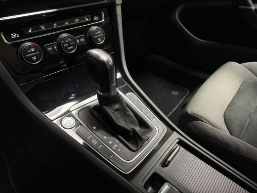 Volkswagen Golf Variant 1.5 TSI Highline Automaat (APPLE CARPLAY, VIRTUAL DASHBOARD, GROOT NAVI, KEYLESS, CAMERA,... ActivLease financial lease