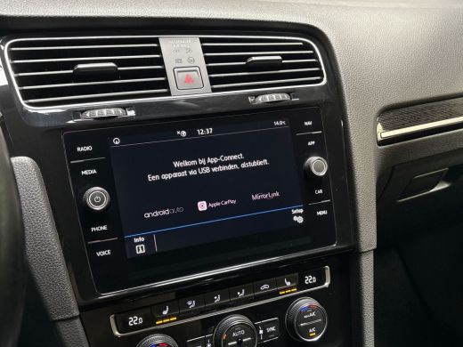 Volkswagen Golf Variant 1.5 TSI Highline Automaat (APPLE CARPLAY, VIRTUAL DASHBOARD, GROOT NAVI, KEYLESS, CAMERA,... ActivLease financial lease