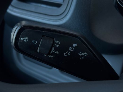 Volkswagen ID. Buzz Cargo Cargo 77 KWH 204 pk | SOH 97,7% | Wegklapbare Trekhaak | Achteruitrijcamera | Cruise control adap... ActivLease financial lease