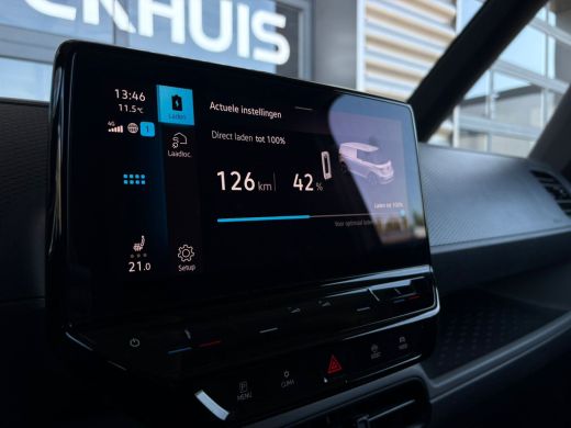 Volkswagen ID. Buzz Cargo Cargo 77 KWH 204 pk | SOH 97,7% | Wegklapbare Trekhaak | Achteruitrijcamera | Cruise control adap... ActivLease financial lease