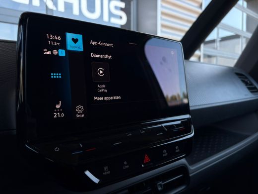 Volkswagen ID. Buzz Cargo Cargo 77 KWH 204 pk | SOH 97,7% | Wegklapbare Trekhaak | Achteruitrijcamera | Cruise control adap... ActivLease financial lease