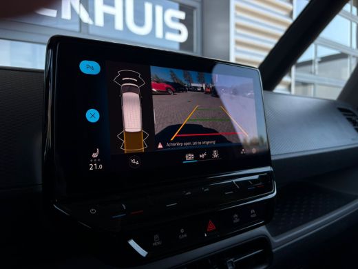 Volkswagen ID. Buzz Cargo Cargo 77 KWH 204 pk | SOH 97,7% | Wegklapbare Trekhaak | Achteruitrijcamera | Cruise control adap... ActivLease financial lease