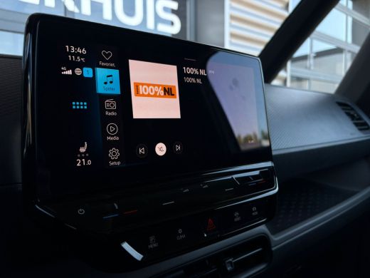 Volkswagen ID. Buzz Cargo Cargo 77 KWH 204 pk | SOH 97,7% | Wegklapbare Trekhaak | Achteruitrijcamera | Cruise control adap... ActivLease financial lease