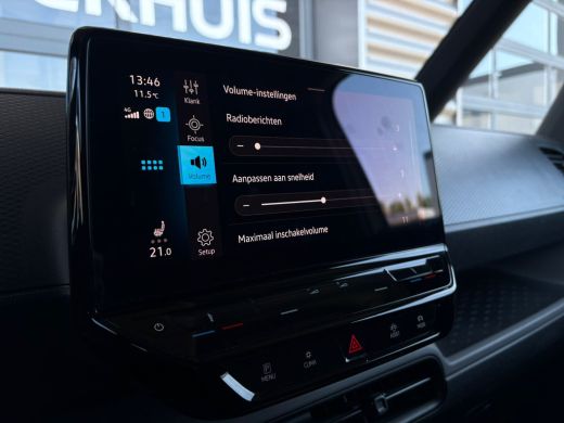 Volkswagen ID. Buzz Cargo Cargo 77 KWH 204 pk | SOH 97,7% | Wegklapbare Trekhaak | Achteruitrijcamera | Cruise control adap... ActivLease financial lease