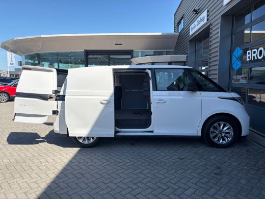 Volkswagen ID. Buzz Cargo Cargo 77 KWH 204 pk | SOH 97,7% | Wegklapbare Trekhaak | Achteruitrijcamera | Cruise control adap... ActivLease financial lease