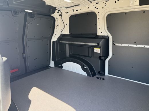 Volkswagen ID. Buzz Cargo Cargo Bulli edition 79 kWh 4MOTION 340PK | 360 camera | Led Matrix | achterdeuren | trekhaak ActivLease financial lease