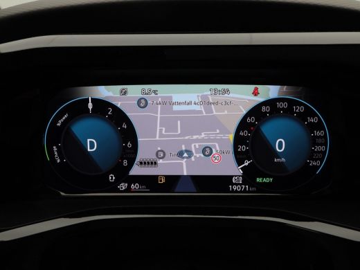 Volkswagen Multivan 1.4 eHybrid 218 Pk Automaat L2H1 Style 7 Persoons | Panorama dak | Trekhaak | Stoelverwarming | C... ActivLease financial lease