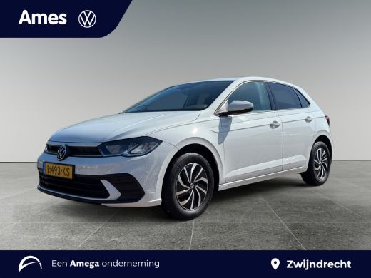 Volkswagen Polo 1.0 95pk TSI Life Velgen 'Essex', 15 inch lichtmetaal | Parkeersensoren v&oacute;&oacute;r en achter | Adaptive...