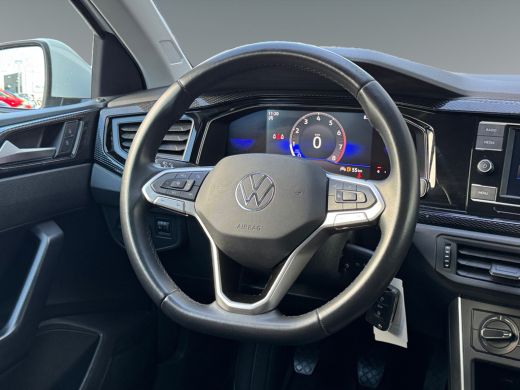 Volkswagen Polo 1.0 95pk TSI Life Velgen 'Essex', 15 inch lichtmetaal | Parkeersensoren v&oacute;&oacute;r en achter | Adaptive... ActivLease financial lease