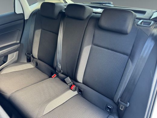 Volkswagen Polo 1.0 95pk TSI Life Velgen 'Essex', 15 inch lichtmetaal | Parkeersensoren v&oacute;&oacute;r en achter | Adaptive... ActivLease financial lease